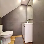 Arvela فيلة *